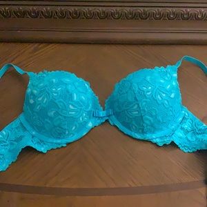Frederick’s of Hollywood Ultra Push Up Bra 34A